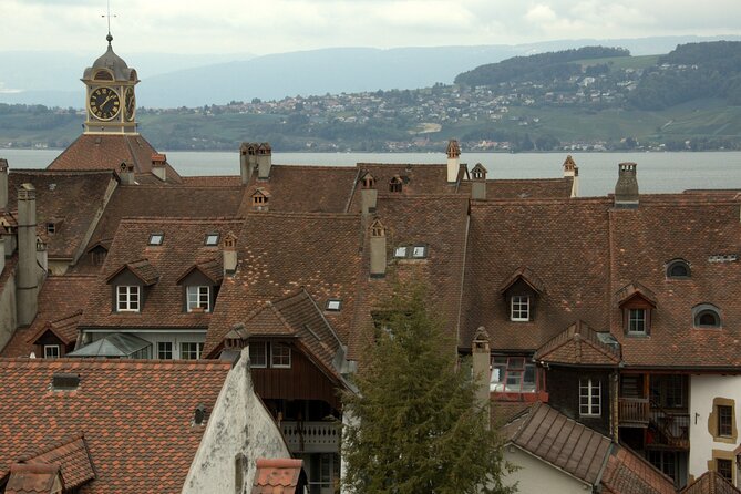 11-Day Private Lite Tour Across Switzerland by Bike from Geneve - Zofingen on Day 7: Castle Views Without a Water Stop