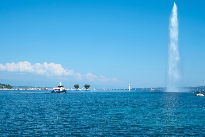 Audioguided sightseeing cruise of Geneva - Where the cruise starts at Quai du Mont-Blanc 2