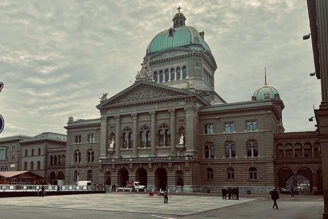 Beautiful Bern's Legends: A Self-Guided Audio Tour - Kindlifresserbrunnen: A Curious Fountain With a Duke Behind It