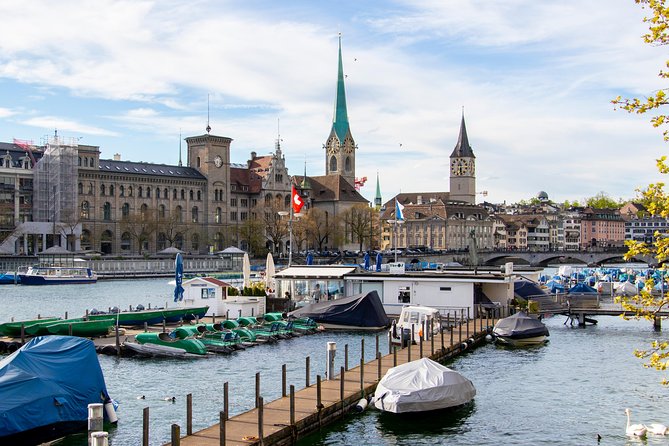 Best Intro to Zurich in 2 hours with a Local - Meeting at Limmatquai, Then Finding the City’s Layout Fast