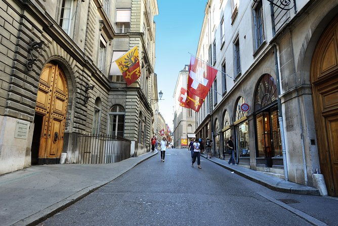 Best of Geneva City Tour with optional boat cruise - Jet d’Eau and the Flower Clock: two stops you’ll actually remember
