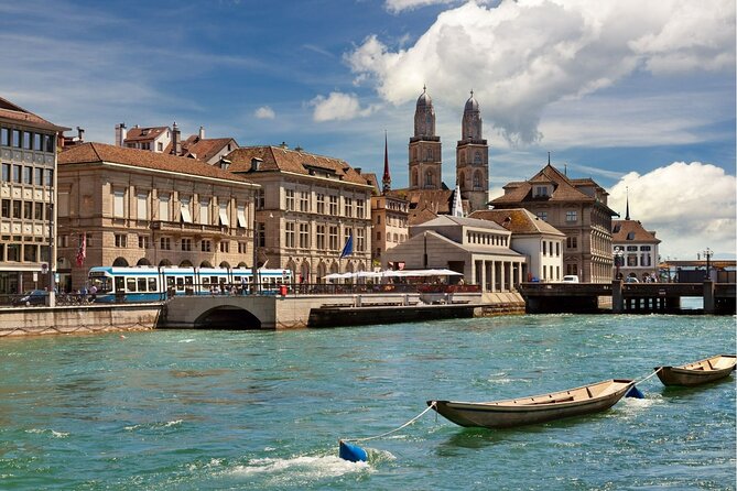 Best of Zurich and Surroundings - Extended City Sightseeing Tour - Stop 1: Zurich city highlights, Old Town walking, and a Lake Zurich photo moment