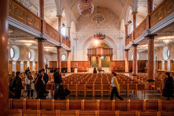Best of Zurich Tour with Felsenegg Cable Car and Ferry Ride - Pacing, Group Size, and Photo Tips for Zurich in Half a Day