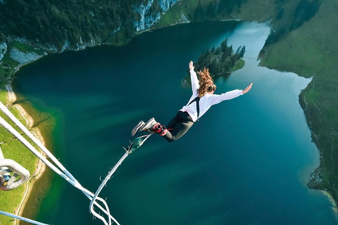 Bungy Jump Stockhorn with OUTDOOR - Gondola ride and the countdown moment