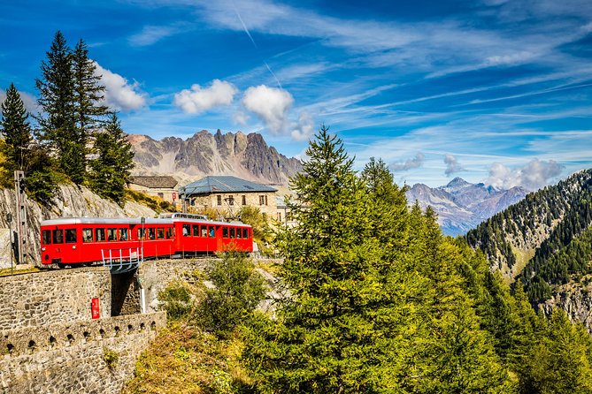 Chamonix and Mont Blanc Private Day Trip from Geneva - Aiguille du Midi: why this cable car stop is the star of the day