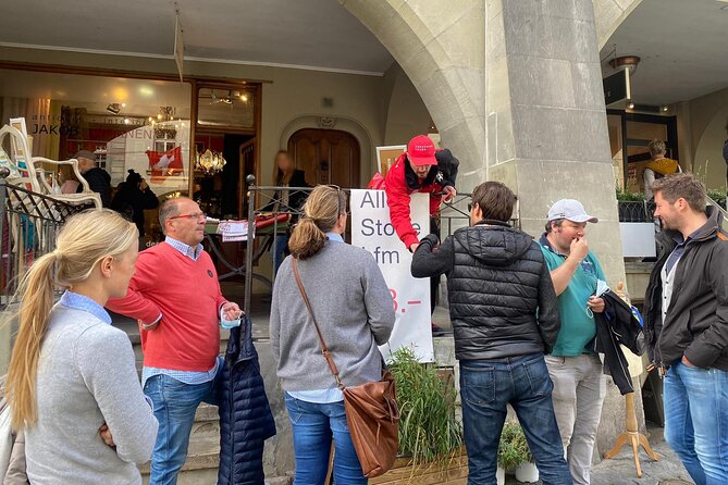 Chocolate tour in Bern with chocolate tasting - Käfigturm Meeting Point and the Unconched First Tasting