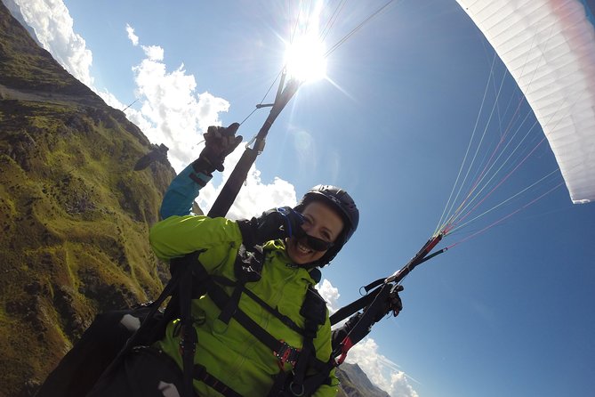 Davos Absolutely Free Flying Paragliding Tandem Flight 1'000 Meters High - Getting there: meeting in Davos Platz and the short mountain hike