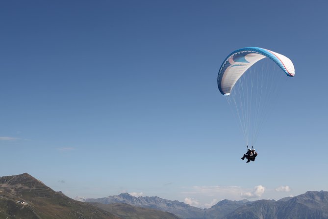 Davos Paragliding Private Tandem Pilot Half Day - The Davos thrill: tandem paragliding without the skill test