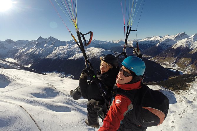 Davos Paragliding Private Tandem Pilot Half Day - Cable cars, a short hike, and the takeoff that happens quickly