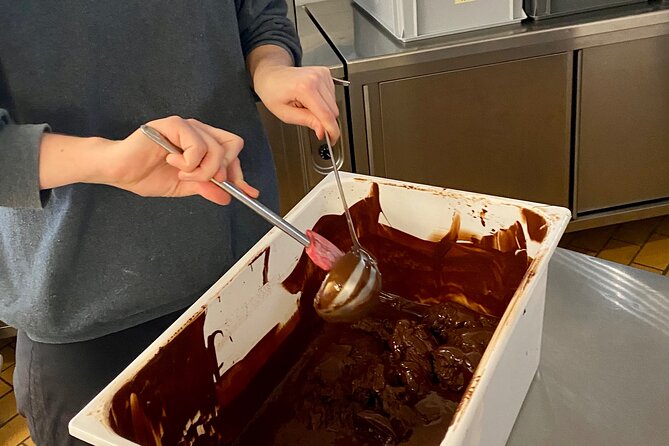 Ethical Chocolate Tour - Stop 1 on Ausstellungsstrasse: tasting skills and Swiss chocolate history