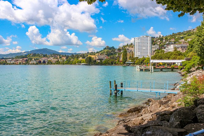 Explore Montreux in 60 minutes with a Local - Stop-by-stop: Queen by the lake, Chillon by the water