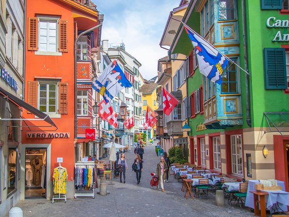 Explore Zurich in 60 minutes with a Local - Grossmünster and Münsterbrücke, the skyline you will keep seeing