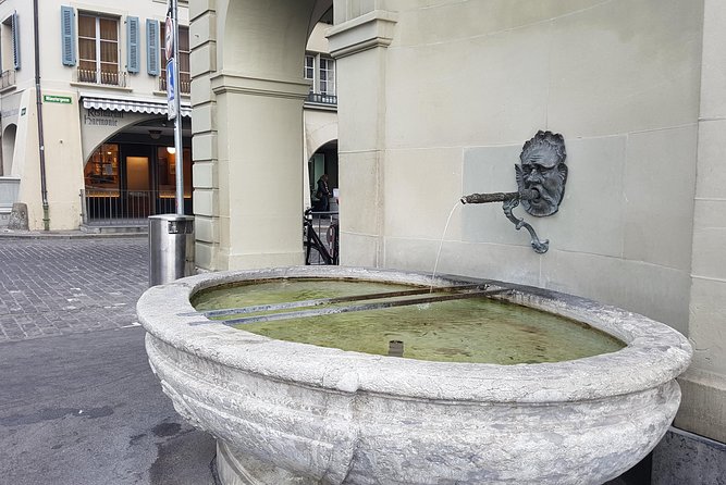 Exploring Bern City: Swiss Capital Private Walking Half-Day Tour - Federal Palace and University of Bern: understanding modern Switzerland from Bern