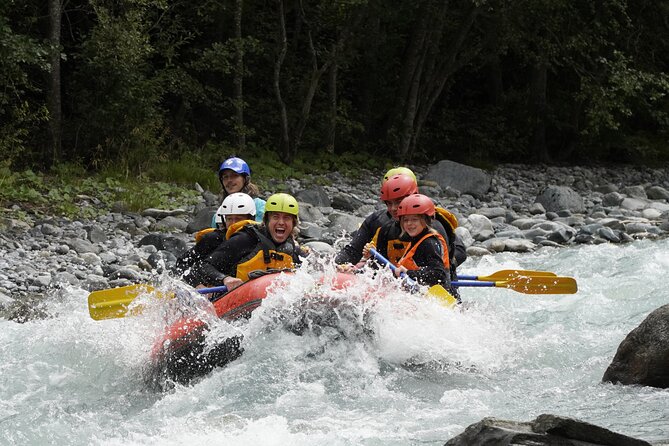 Family Rafting Experience in Engadin - What you do on the water: rapids, splashes, and river games