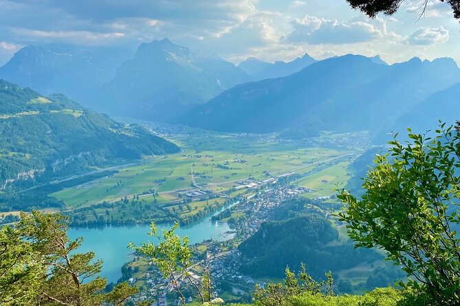 Flavours of Switzerland Luxury Private Tour from Zurich & Lucerne - Lake Zurich Scenic Drive: Where the Guide Sets Context
