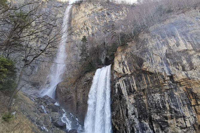 From Zurich: Breathtaking waterfall and lakes private tour - Seerenbach Falls: the easy walk where the water takes over