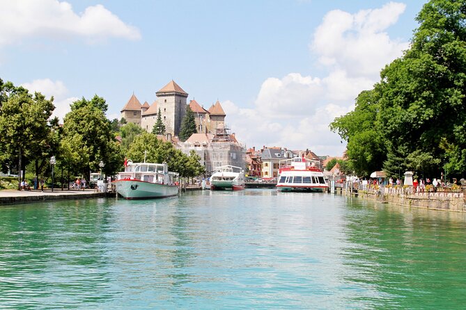 Full-Day Private Tour from Geneva to Annecy - Lake Annecy boat cruise: the hour that changes the whole day