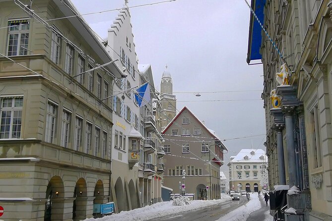 Full-Day Private Zurich Sightseeing Tour and Chocolate Tasting - The ZSG-Schifffahrt cruise: why water changes everything