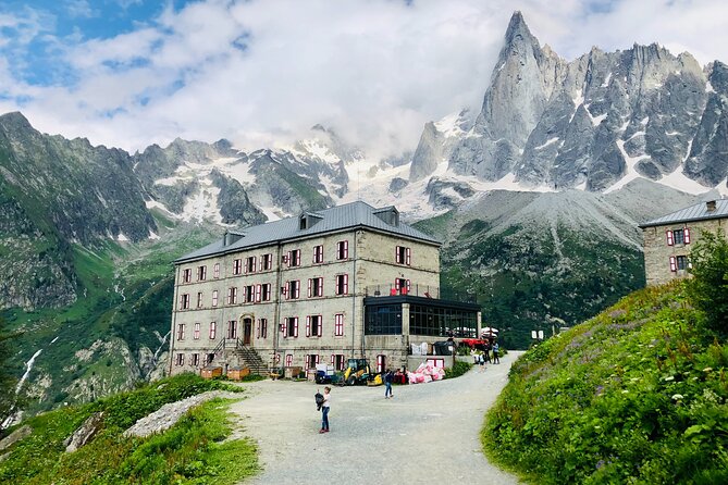 Geneva Day Trip to Mont Blanc glacier and 3860m Top - The guide touch, and what you should expect from the host