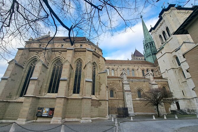 Geneva Highlights 2-Hour Introductory Tour - Reformation Wall, St Pierre, and the symbol stops