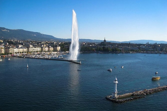 Geneva Highlights 2-Hour Introductory Tour - Old Town: mini-train in good weather, walking when needed