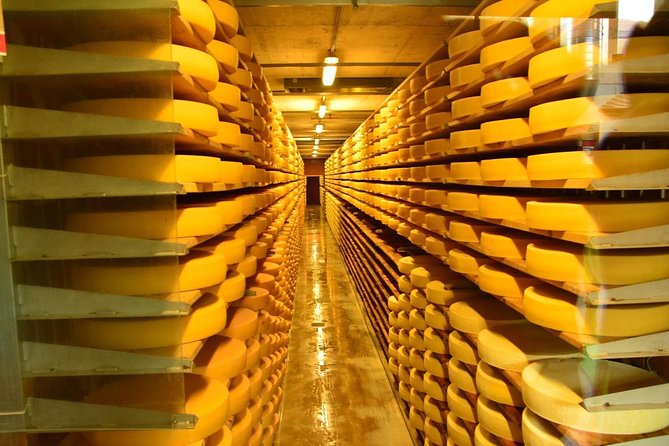 Geneva to Gruyère Private Day Trip. Cheese & Chocolate Tour - Day Trip Value: Two Swiss food icons plus a Lavaux view