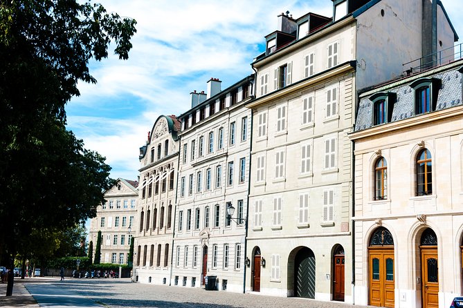 Geneva Walking Tour for your private group with an official guide - Old Town Core: St. Peter’s Cathedral, Collège Calvin, and Tavel House