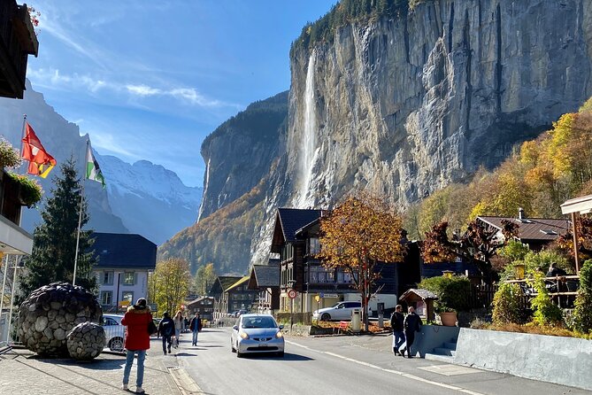 Grindelwald, Lauterbrunnen & Mürren Private Day Trip from Zurich - Stechelberg to Mürren by cable car: the shift from roads to villages