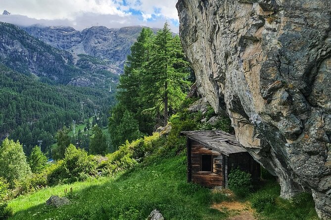 Guided Hiking Half Day in Zermatt - Stellisee reflections: how to get the best mirror effect