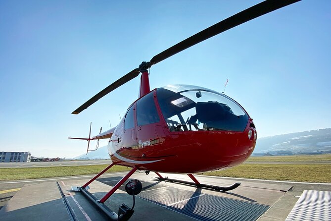 Helicopter tour to the Stockhorn mountain, with great view to the Swiss Alps - Helicopter comfort, headsets, and why pilots matter here