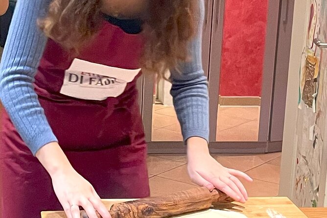 Homemade Italian Pizza & Focaccia Experience with a Local Family - Aperitivo and wine: what you drink before you cook