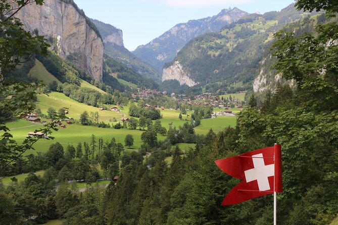 Interlaken Full-Day Highlights Tour with a Local by Private Car - St. Beatus Caves Near Lake Thun: Choose the Underground Side