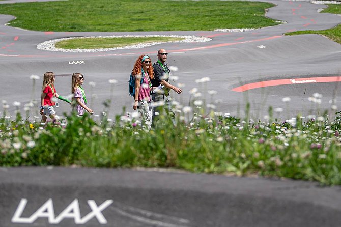 Laax Falera Foxtrail Tschiel - Laax village loop: wooden houses, alpine calm, and the first puzzle posts