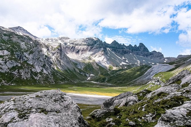 Laax Falera Foxtrail Tschiel - St. Remigius viewpoints in Falera, plus the rhythm of the hunt