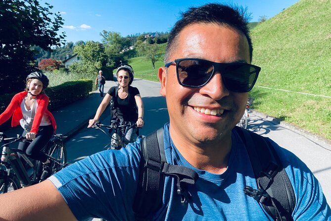 Lake Lucerne Peninsula e-Bike Tour - Helmets, bike sizes, and the small stuff that prevents big problems