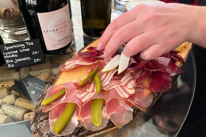 Lake Lucerne Region Wein Tasting - The tasting menu: 7 glasses plus Swiss cheese and charcuterie