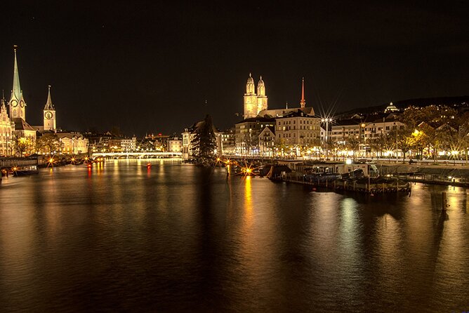 Lake Zurich mini boat tour / by night! - From Forellenweg toward Enge: harbor views and that lion statue moment