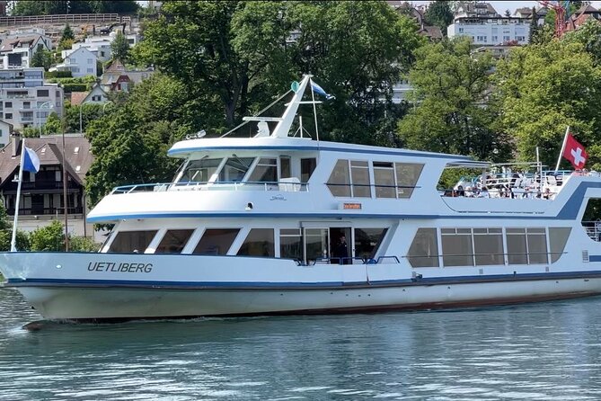 LINDT Home of Chocolate, Cruise On Lake Zurich And Old Town Walking Tour - Stop 4: Old Town walking tour, Fraumünster, Grossmünster, and Niederdorf