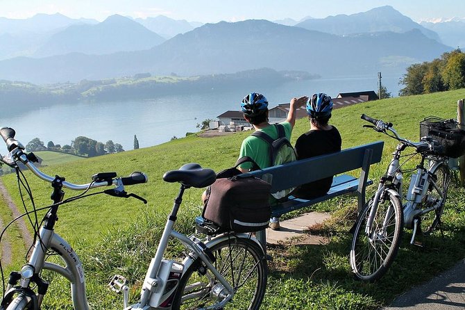 Panoramic E-Bike Tour with a Lake Cruise - Getting started at Torbogen Luzern Bahnhofplatz