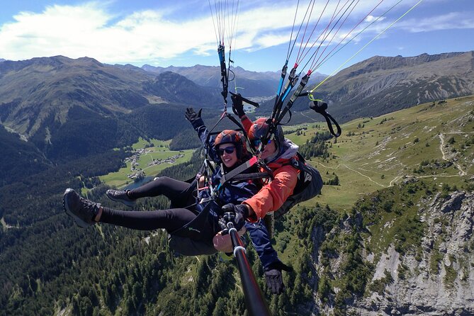 Paragliding Davos Early Bird (Video & Photos Included) - The Flight From Jakobshorn and the Big 1,000 Meter Drop