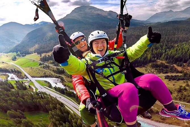 Paragliding Tandem Flights in Engadin - Meeting at Silvaplana Surlej, then riding up to launch