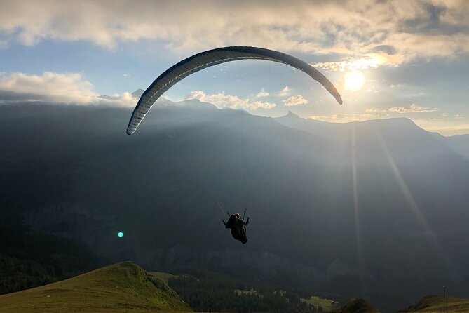 Paragliding Tandem in Switzerland - What to wear: the footwear and warmth details that actually matter