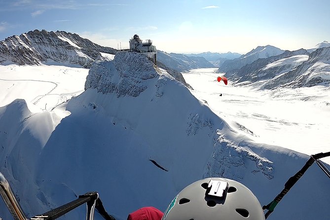 Paragliding Tandem in Switzerland - In the air: what you will see over Titlis, Brunni, and the valleys below