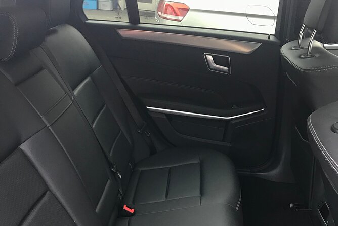 Private Arrival Transfer: from Zurich Airport to Sankt-Moritz - The 2.5 to 3 hour ride, comfort built for winter arrivals