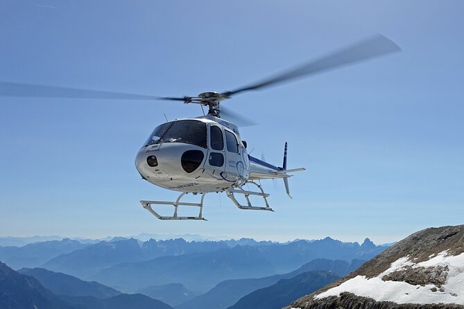 Private helicopter flight to Stockhorn mountain, with view to the Swiss Alps - Why a private helicopter to Stockhorn is such a good value for big views
