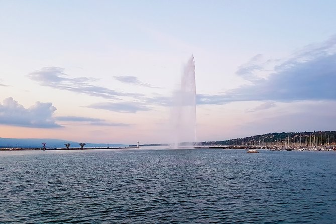 Private Photo Tour LUXE CUSTOM in Geneva - L’Horloge Fleurie Start Point Makes Meeting Easy
