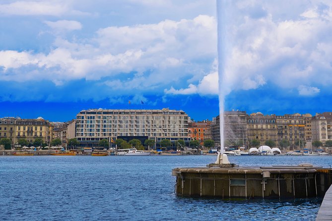 Private Photo Tour LUXE CUSTOM in Geneva - How the Photographer Builds Your Custom Geneva Shoot
