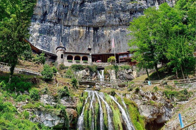 Private Tour to Swiss Capital, Castles & Lakes by Car from Zurich - Oberhofen and the 13th-century castle balconies