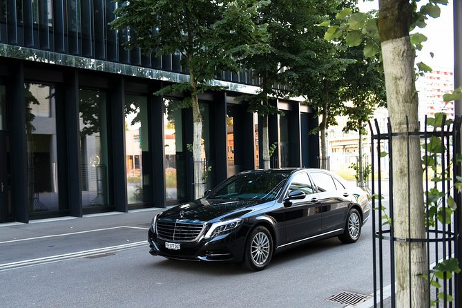 Private Transfer from Sankt-Moritz to Zurich Airport - Ski and snowboard travel without the last-minute scramble