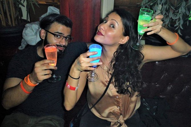 Pub Crawl Zurich - Starting point at 2. Akt Sportsbar Zürich (Selnaustrasse 2) and why it helps